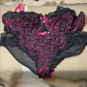 Adore me Plus Size Bra Set. 3x panty 42DDD bra